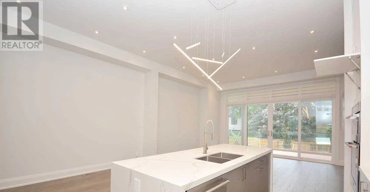 14B Pine Avenue N, Mississauga, ON, L5H 2P8 - 9