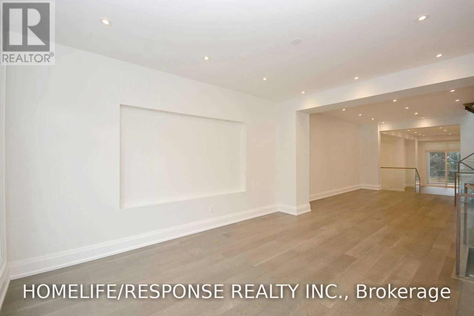 14B Pine Avenue N, Mississauga, ON, L5H 2P8 - 4