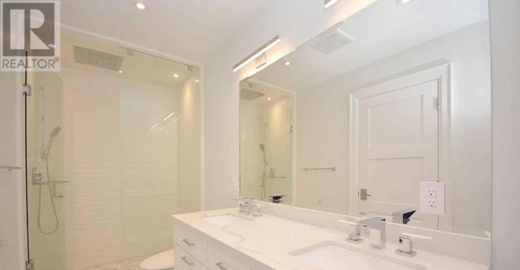 14B Pine Avenue N, Mississauga, ON, L5H 2P8 - 17
