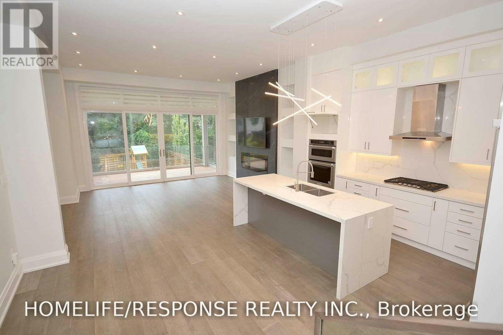14B Pine Avenue N, Mississauga, ON, L5H 2P8 - 7