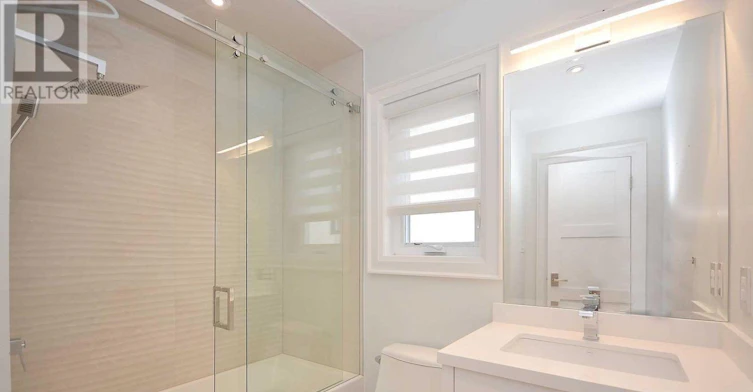 14B Pine Avenue N, Mississauga, ON, L5H 2P8 - 23