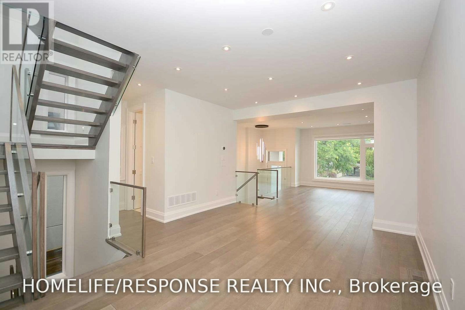 14B Pine Avenue N, Mississauga, ON, L5H 2P8 - 6