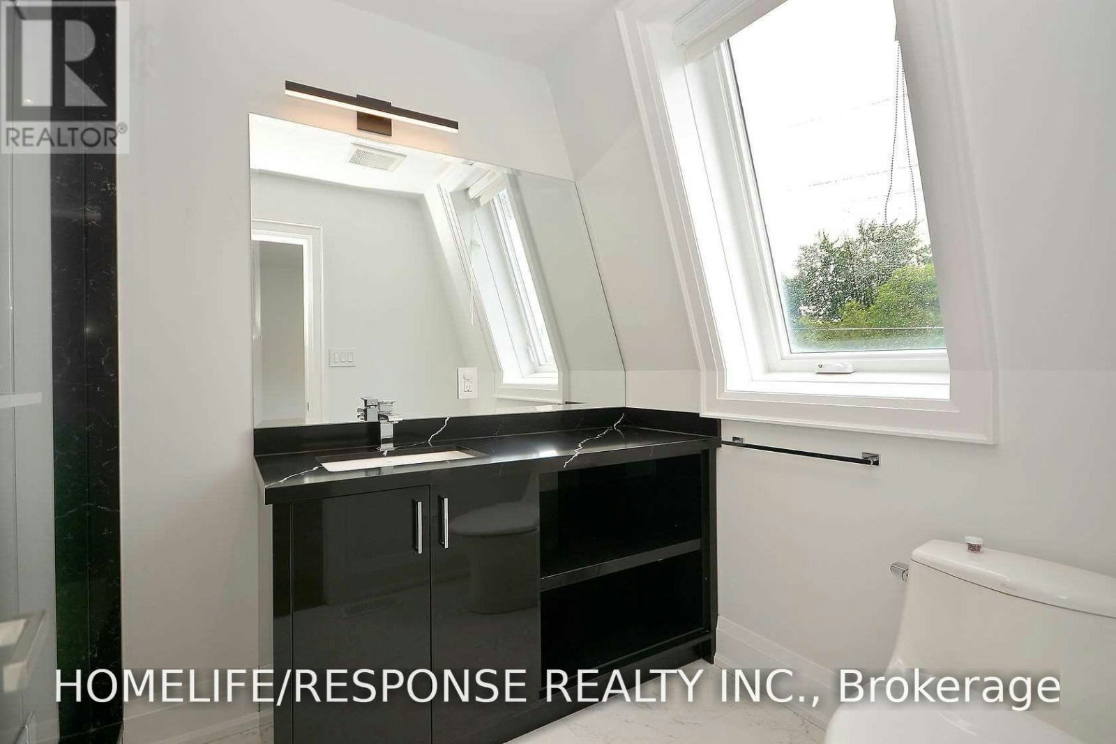 14B Pine Avenue N, Mississauga, ON, L5H 2P8 - 26