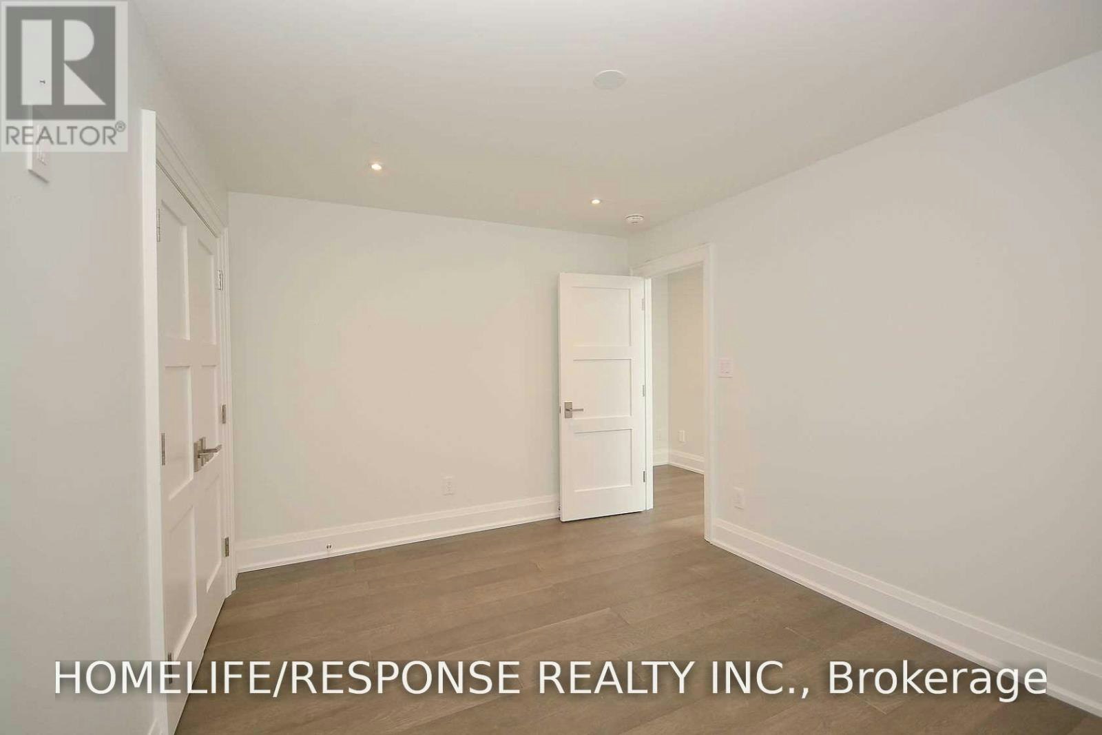 14B Pine Avenue N, Mississauga, ON, L5H 2P8 - 21