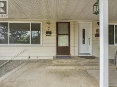 7-3807 32 Avenue - 2