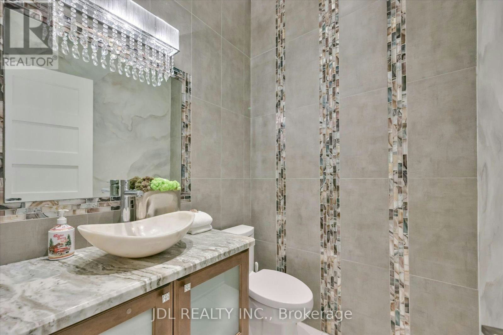 38A Doverwood Court, Toronto, ON, M2M 2G8 - 21