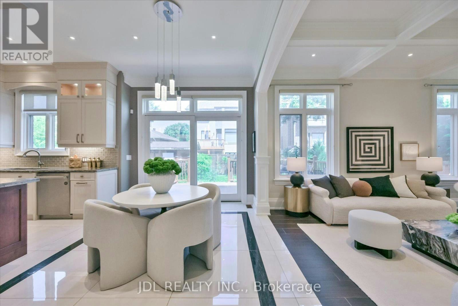 38A Doverwood Court, Toronto, ON, M2M 2G8 - 6