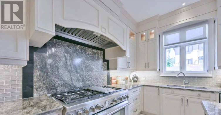 38A Doverwood Court, Toronto, ON, M2M 2G8 - 12