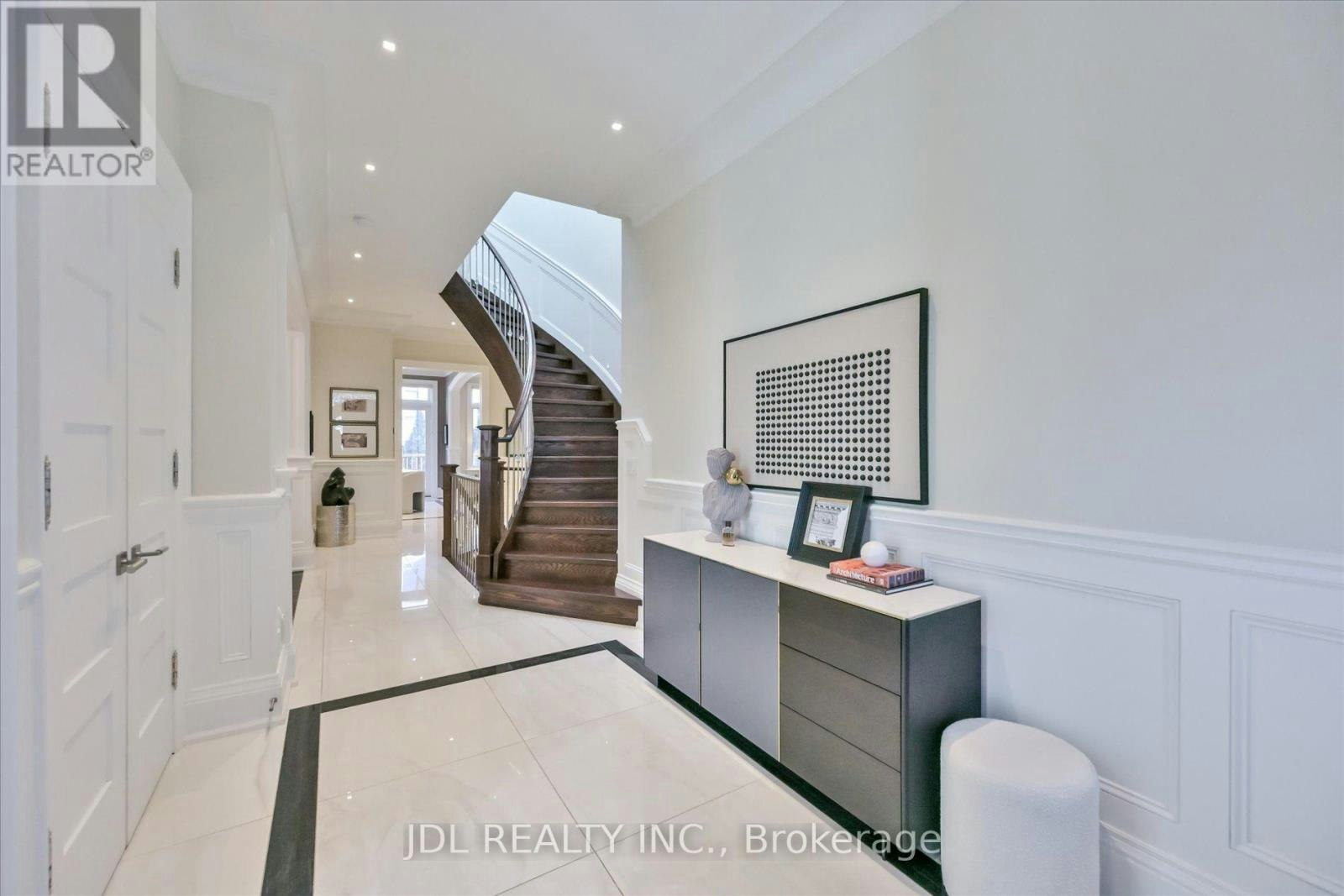 38A Doverwood Court, Toronto, ON, M2M 2G8 - 4