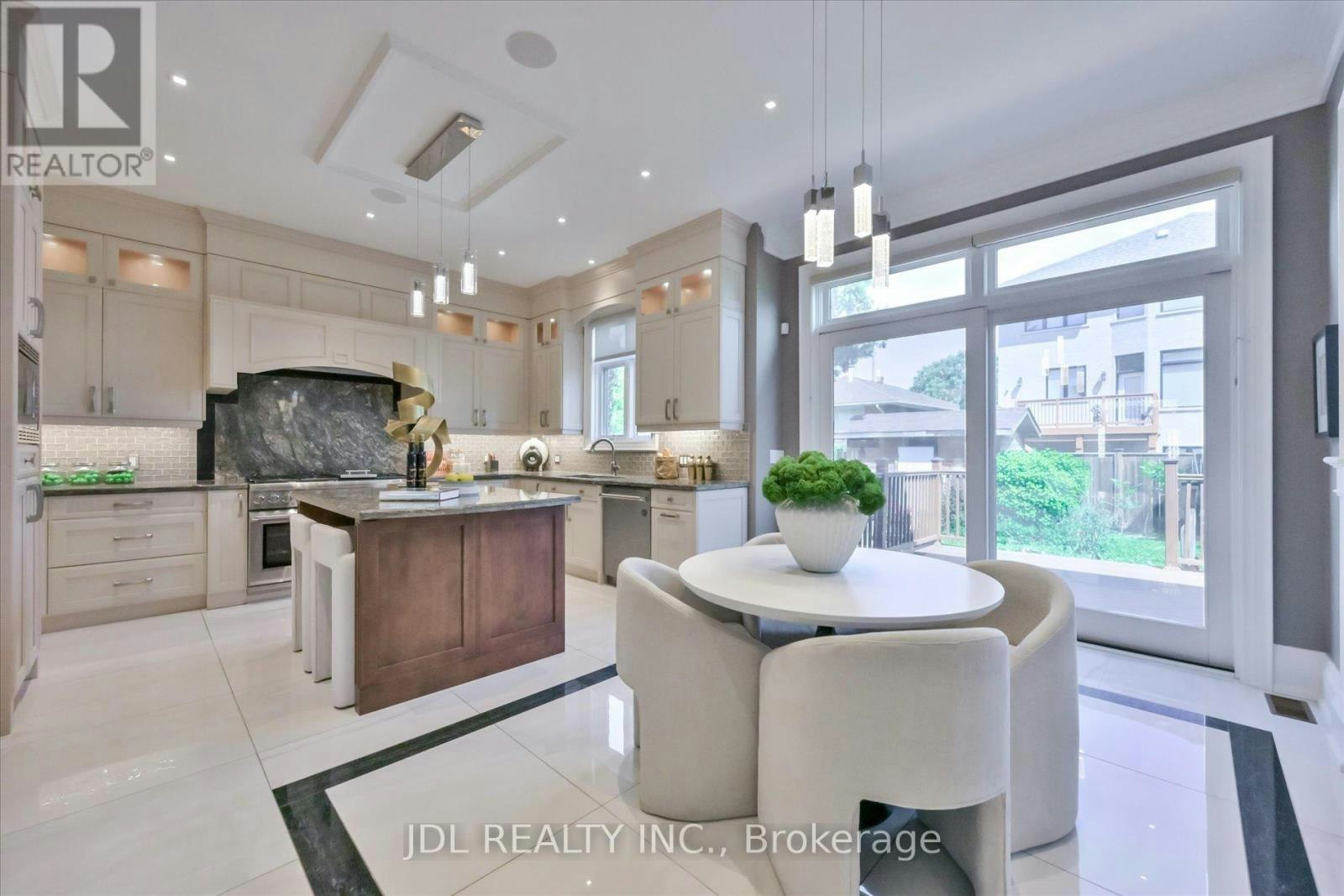 38A Doverwood Court, Toronto, ON, M2M 2G8 - 13