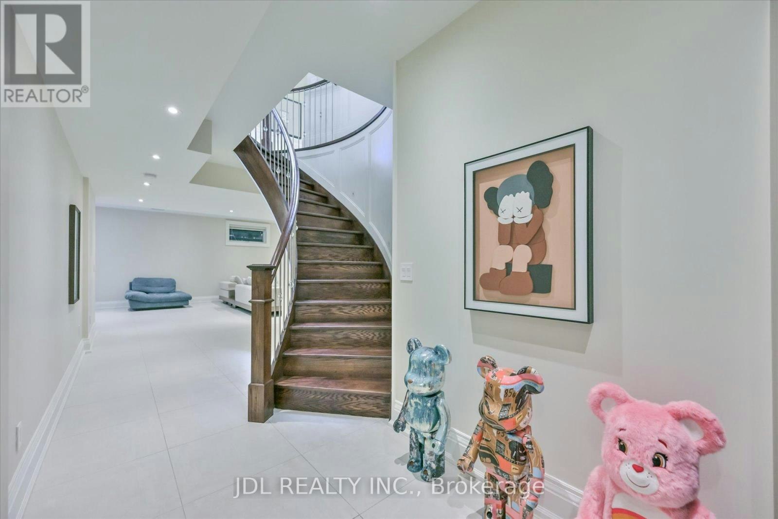 38A Doverwood Court, Toronto, ON, M2M 2G8 - 39