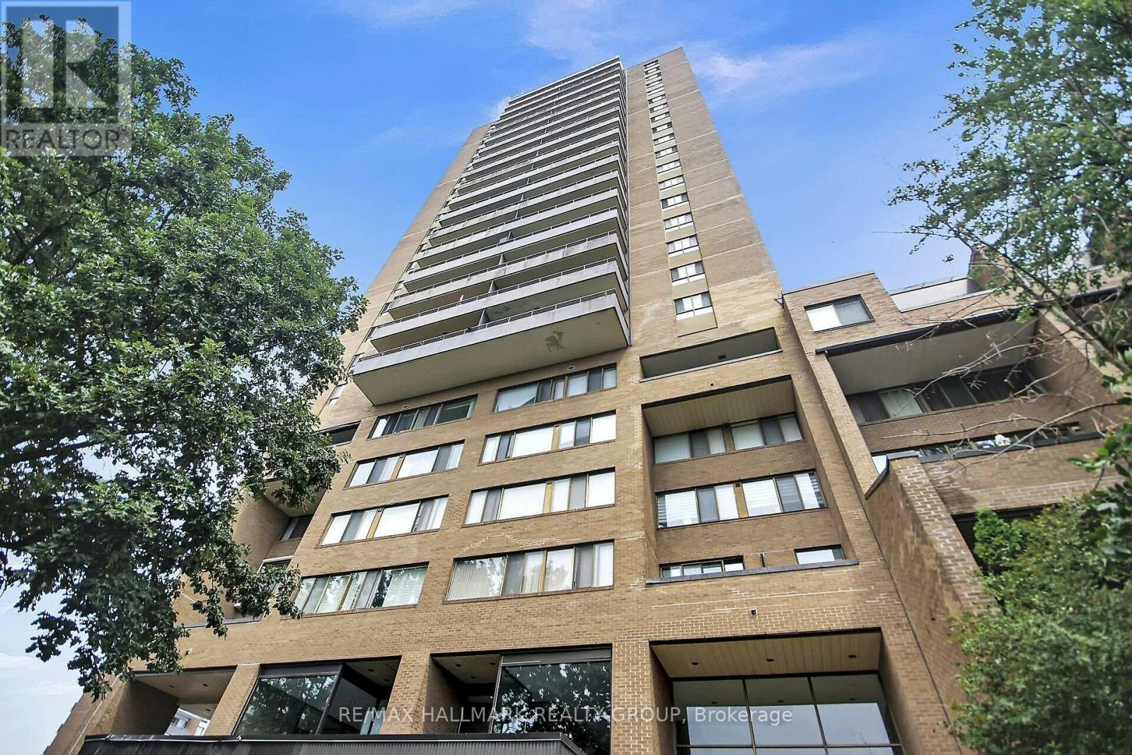 1503-505 St Laurent Boulevard, Ottawa, ON, K1K 3X4