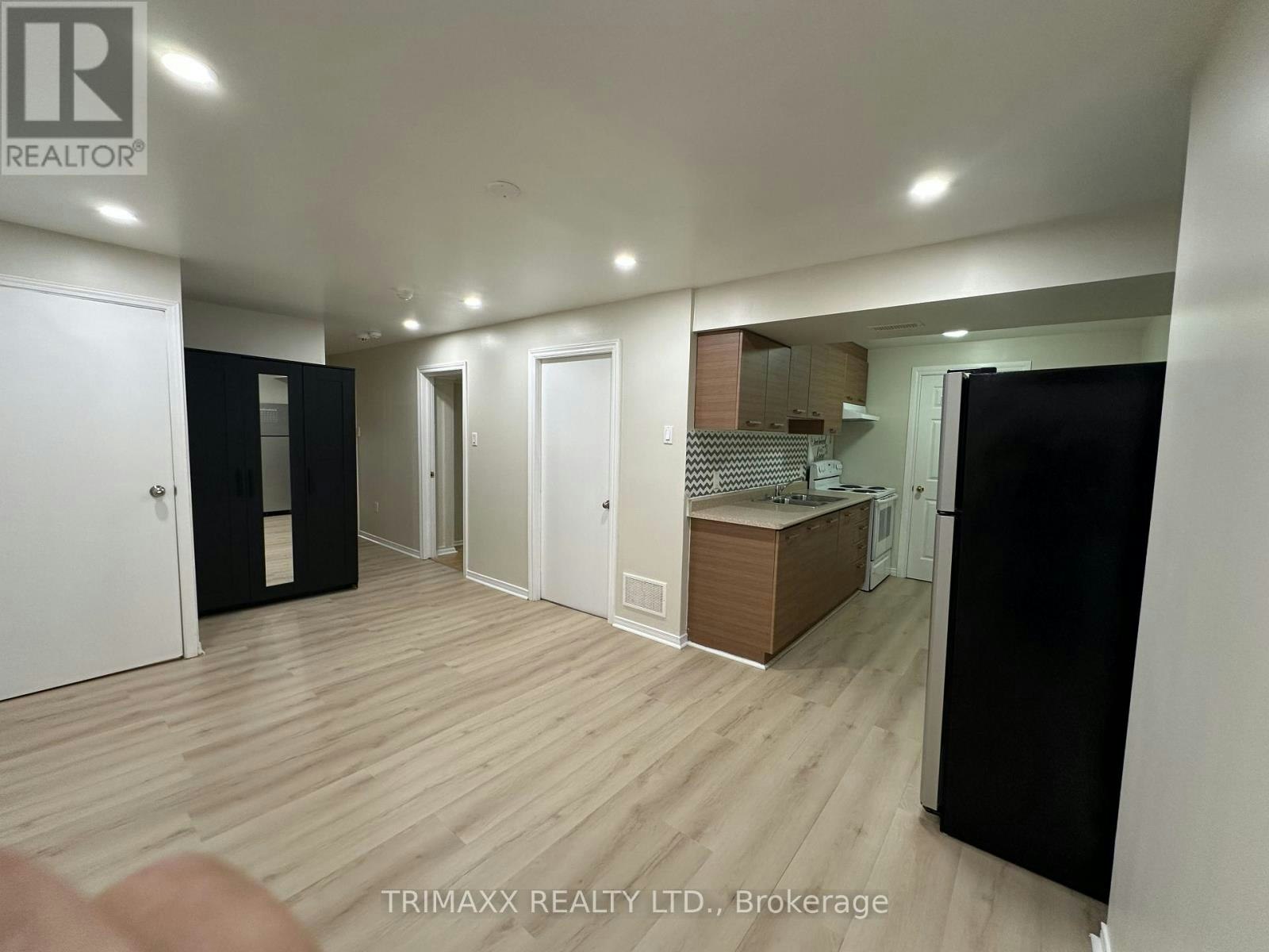 BSMT-93 Jeffcoat Drive, Toronto, ON, M9W 3B9 - 8