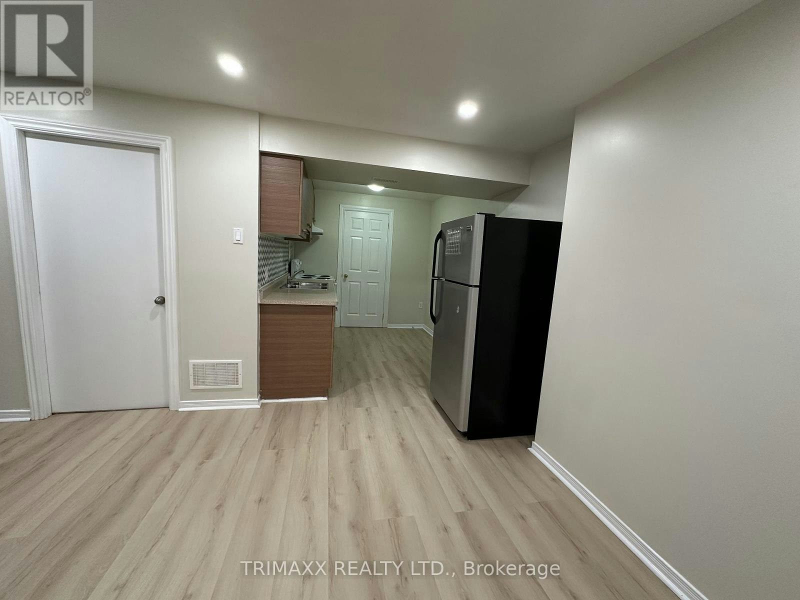 BSMT-93 Jeffcoat Drive, Toronto, ON, M9W 3B9 - 11