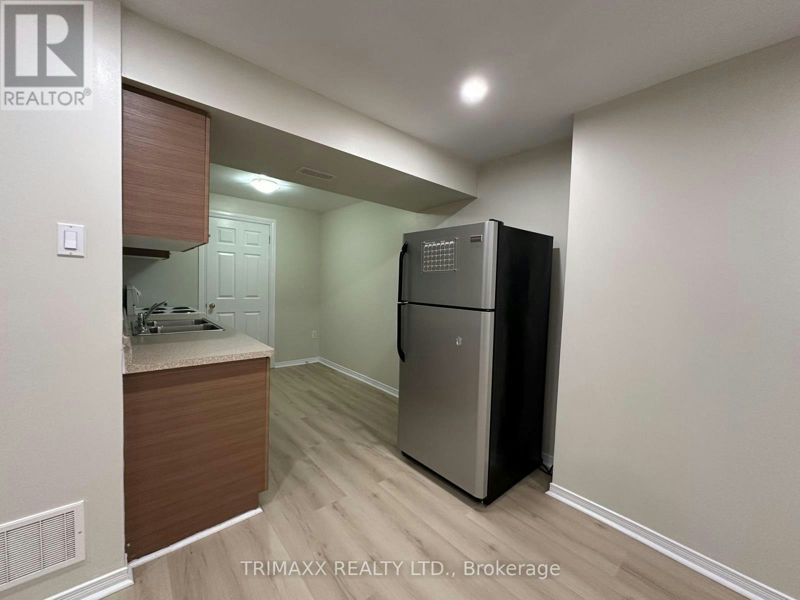BSMT-93 Jeffcoat Drive, Toronto, ON, M9W 3B9 - 5