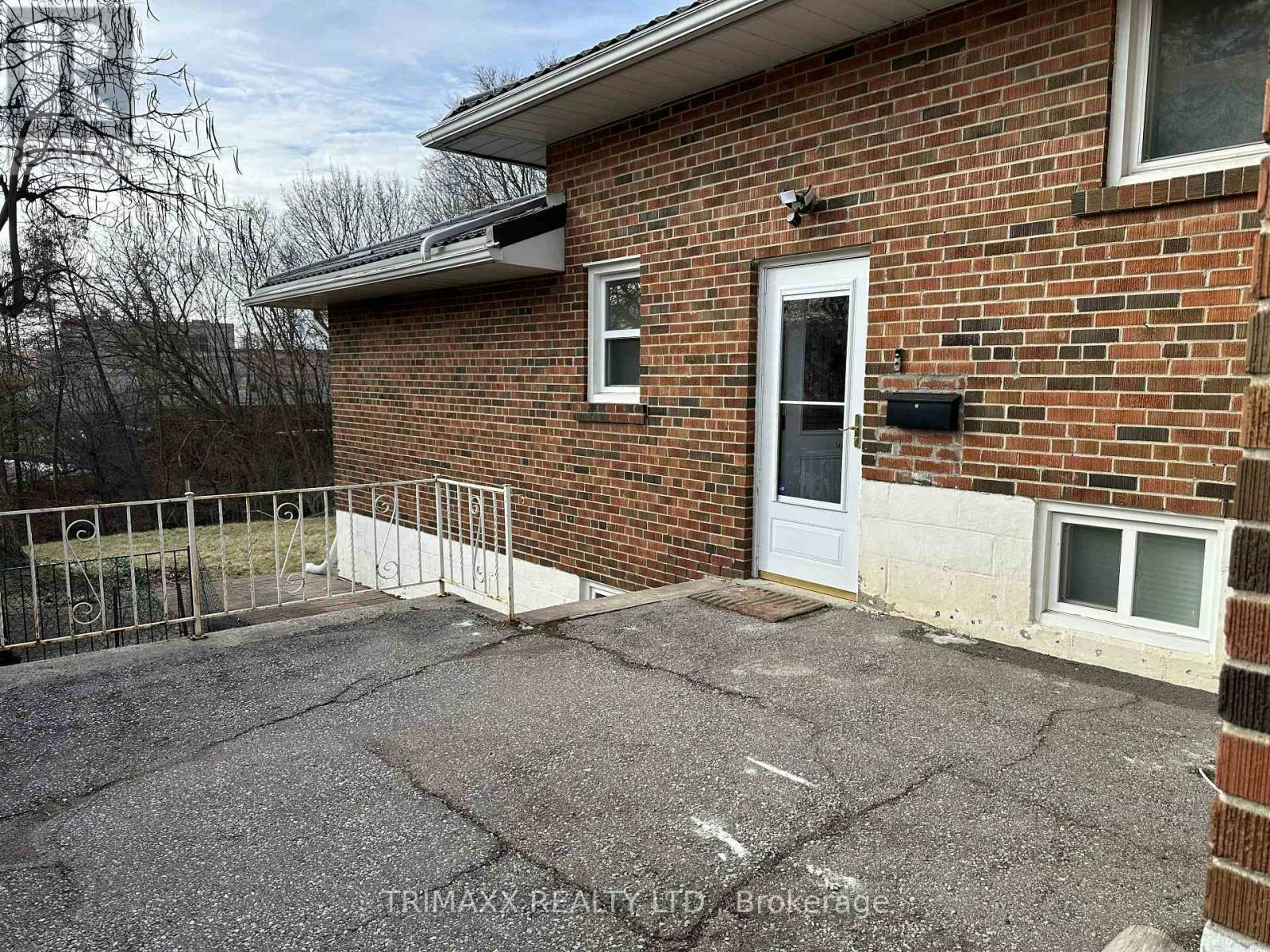 BSMT-93 Jeffcoat Drive, Toronto, ON, M9W 3B9 - 3