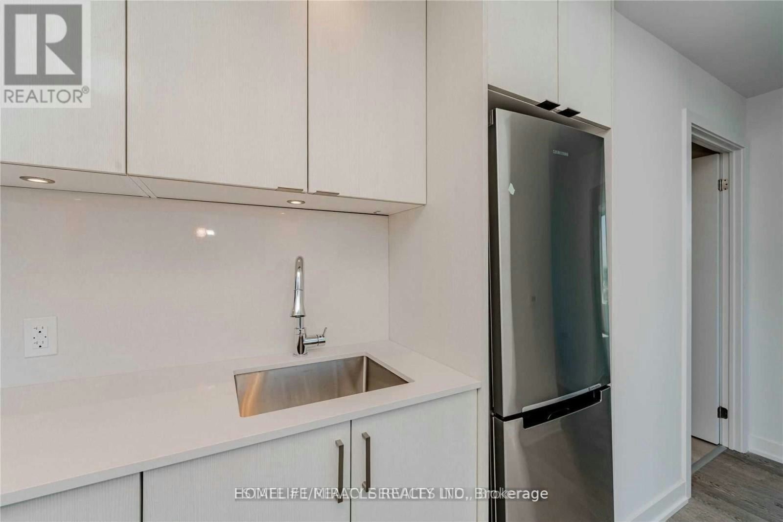 1928 Lakeshore Boulevard, Toronto, ON, M6S 1A1 - 13