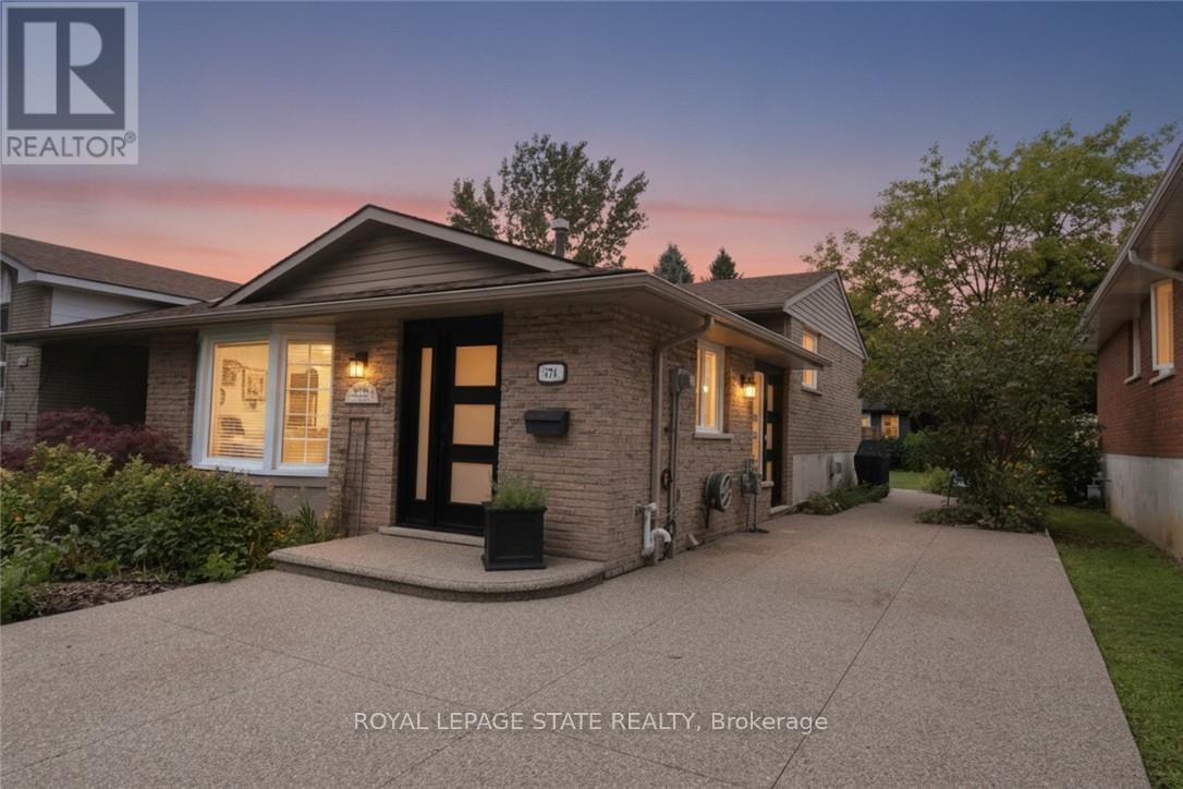 374 Brigadoon Drive, Hamilton, ON, L9C 6X4