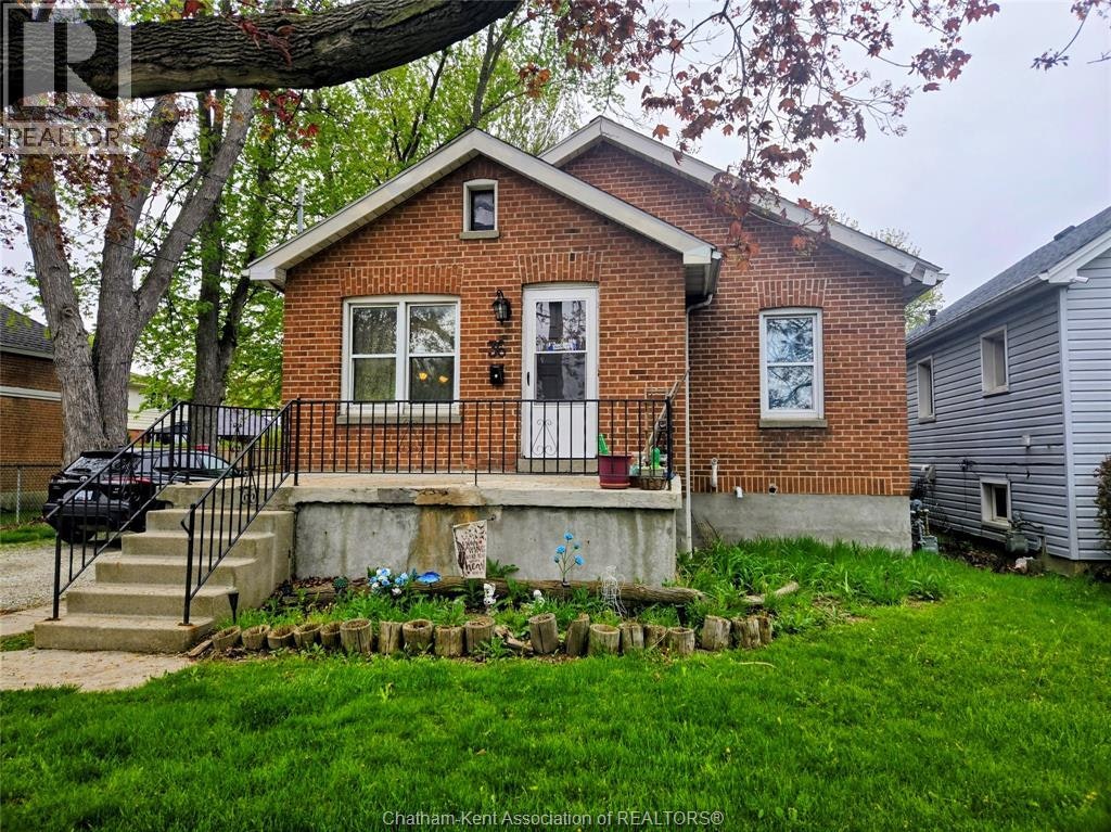36 Mcnaughton Ave Avenue E, Chatham-Kent, ON, N7L 2G1