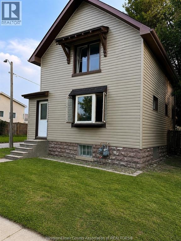 1597 Bruce, Windsor, ON, N8X 1Y1