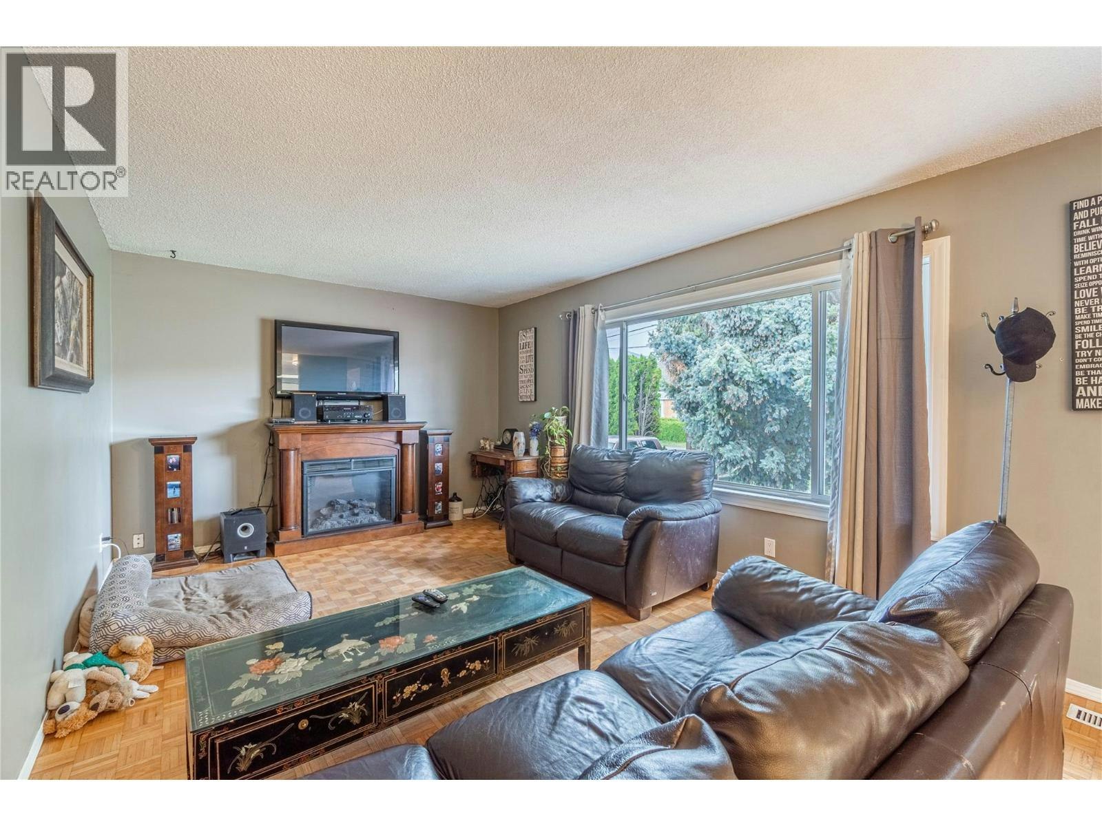 2255 Fleetwood Avenue, Kamloops, BC, V2B 4S6