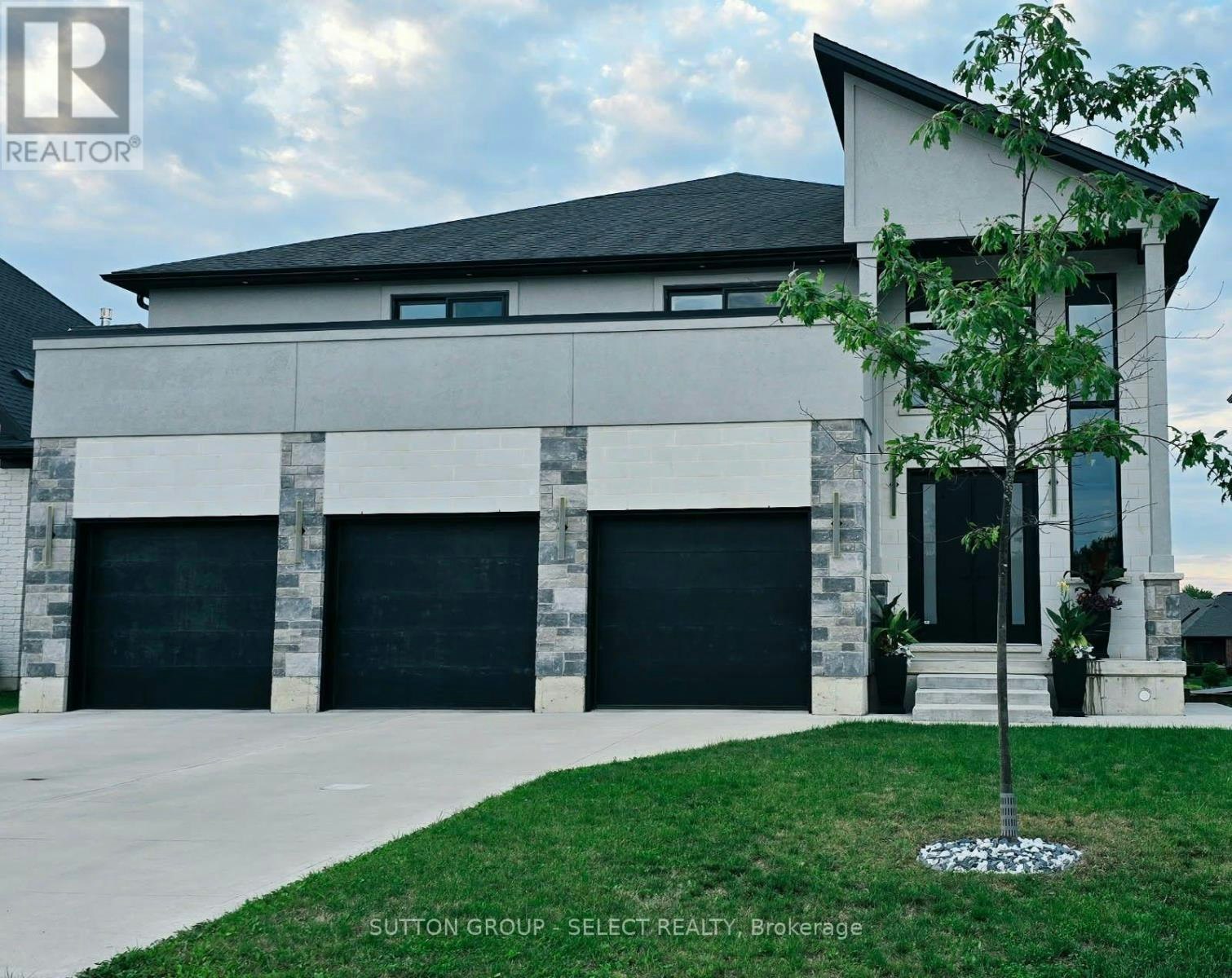 17 Arrowwood Path, Komoka, ON, N0M 2A0
