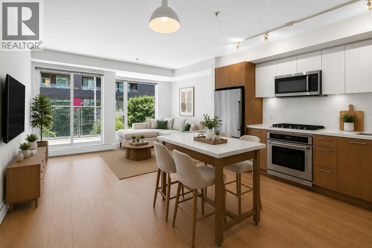 304-384 E 1st Avenue, Vancouver, BC, V5T 0G5