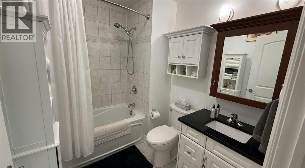 302-1550 Venetian Boulevard, Point Edward, ON, N7T 0A4 - 7