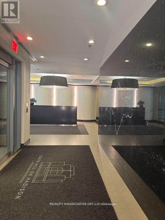 510-377 Madison Avenue, Toronto, ON, M4V 3E1 - 5