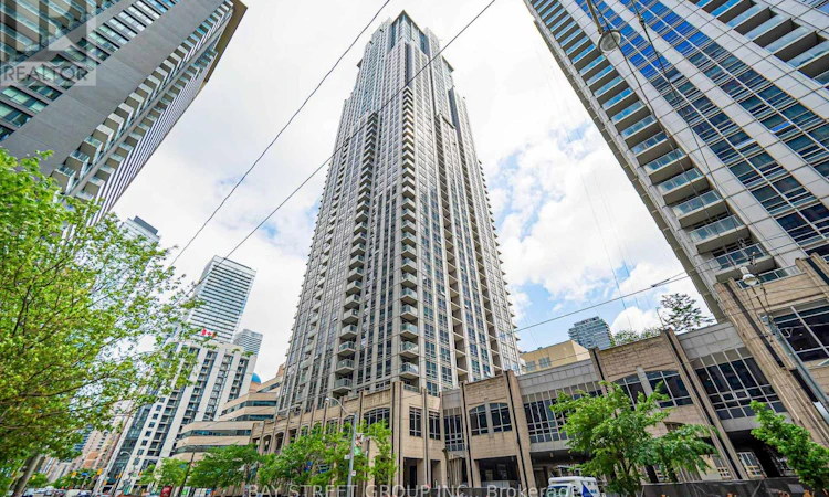 4105-763 Bay Street