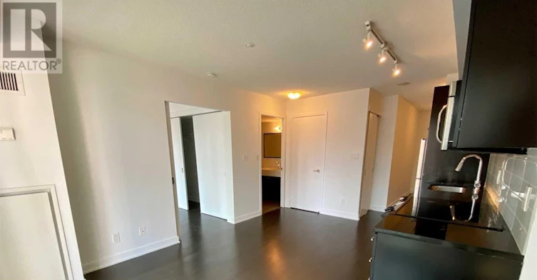 613-126 Simcoe Street, Toronto, ON, M5H 4E6 - 5