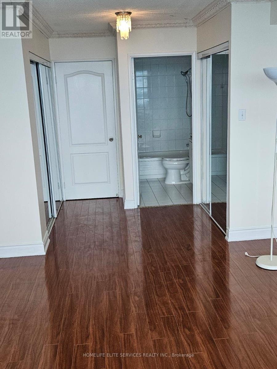 979-1 Greystone Walk Drive, Toronto, ON, M1K 5J3 - 8