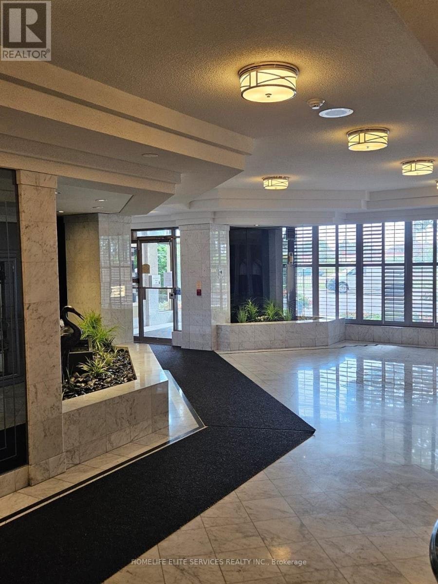 979-1 Greystone Walk Drive, Toronto, ON, M1K 5J3 - 4