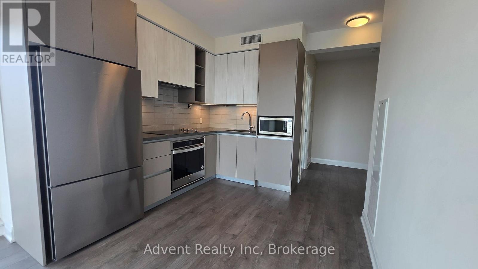 602-398 7 Highway Avenue E, Richmond Hill, ON, L4B 0G6