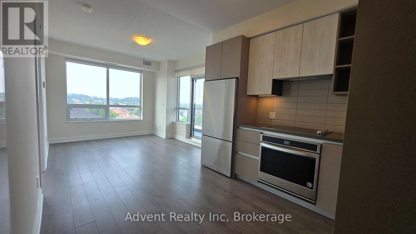 602-398 7 Highway Avenue E, Richmond Hill, ON, L4B 0G6 - 2