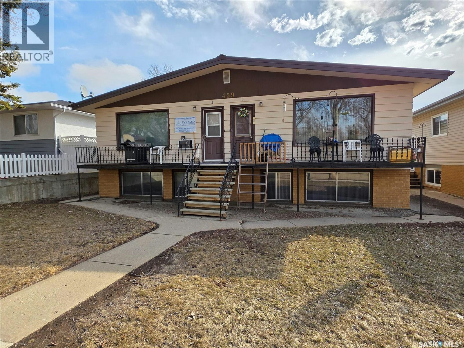 459 6th Avenue NW, Swift Current, SK, S9H 0Y2