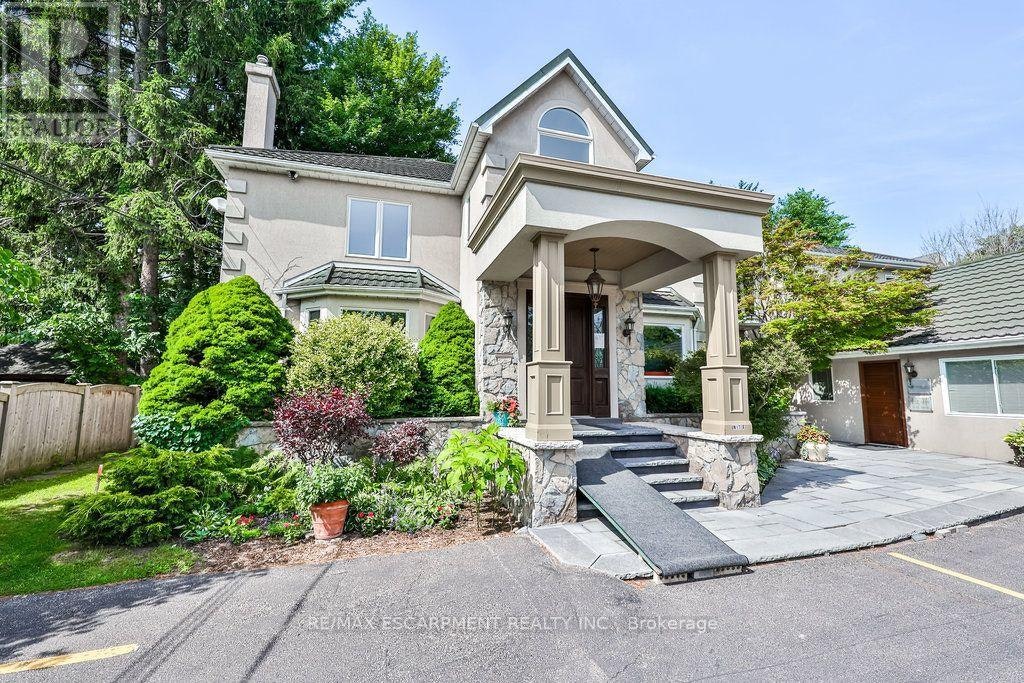 A-1430 Hurontario Street, Mississauga, ON, L5G 3H4