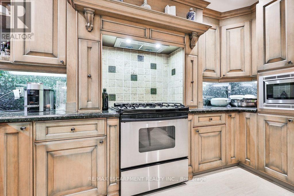 A-1430 Hurontario Street, Mississauga, ON, L5G 3H4 - 10