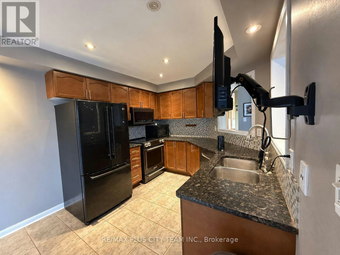 844 Luxton Drive, Milton, ON, L9T 6Y5 - 4