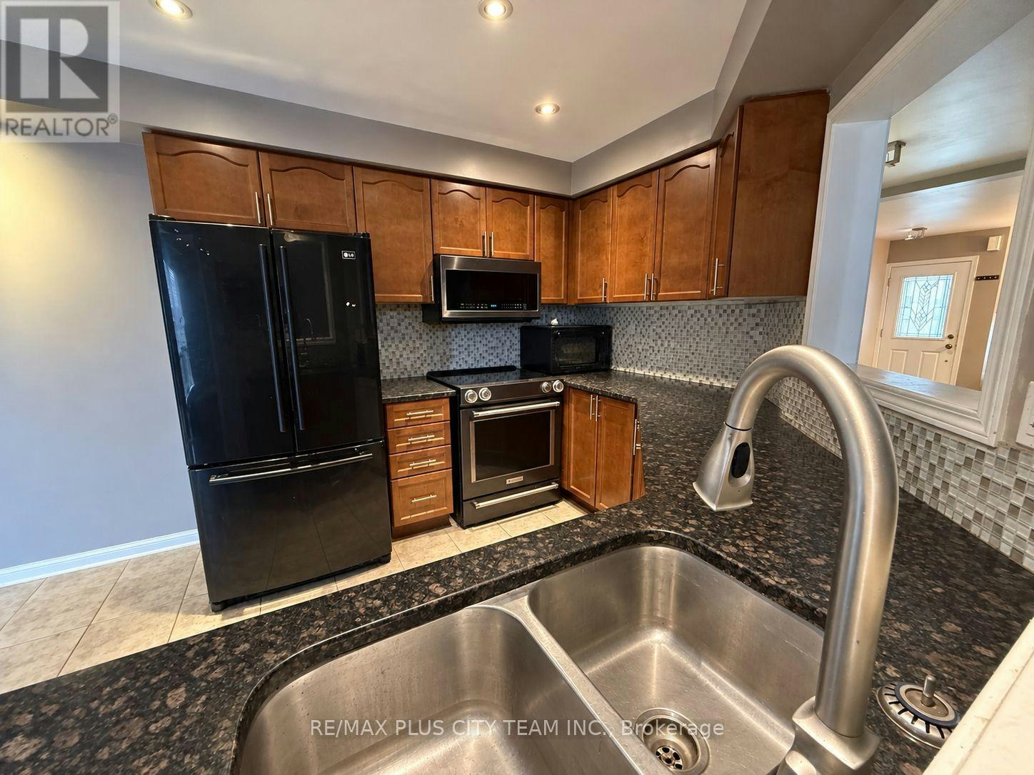 844 Luxton Drive, Milton, ON, L9T 6Y5 - 5