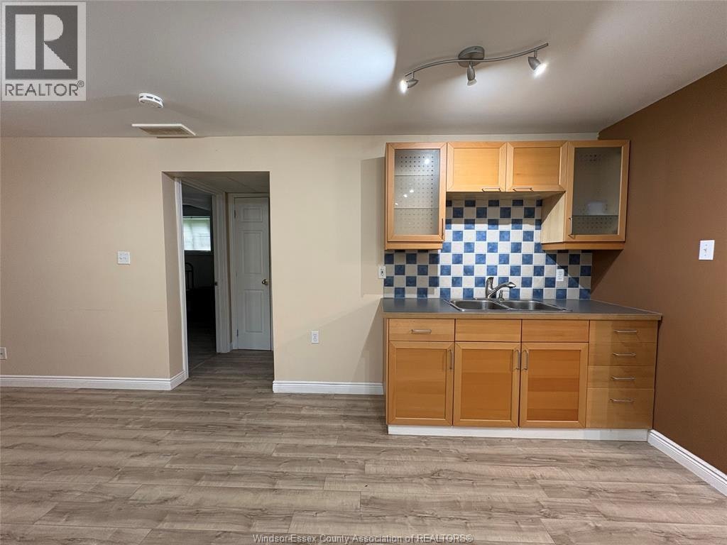 LOWER-2141 Longfellow, Windsor, ON, N9B 3J5 - 9