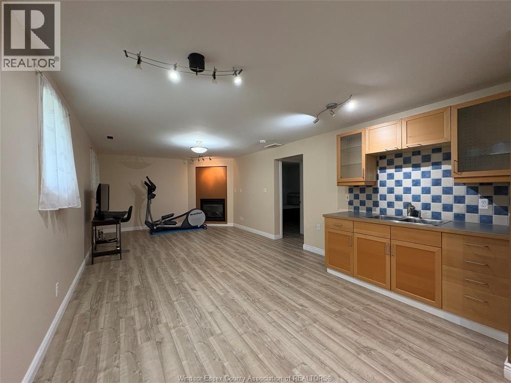 LOWER-2141 Longfellow, Windsor, ON, N9B 3J5 - 8