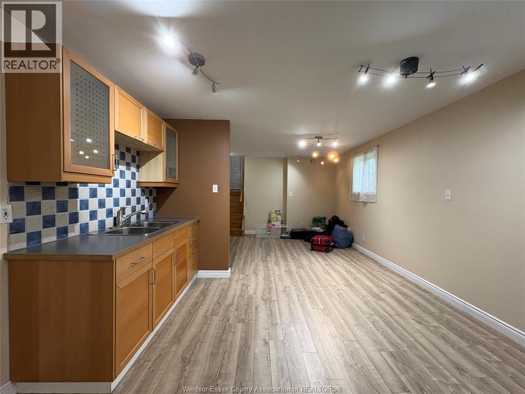 LOWER-2141 Longfellow, Windsor, ON, N9B 3J5 - 10