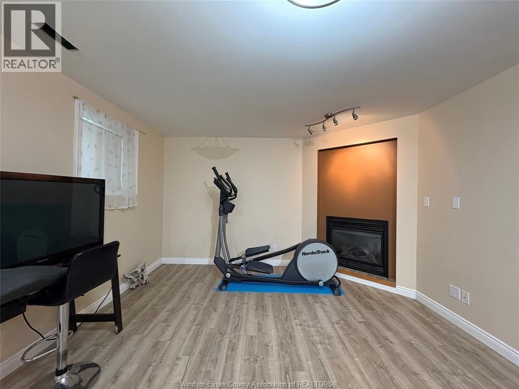 LOWER-2141 Longfellow, Windsor, ON, N9B 3J5 - 11