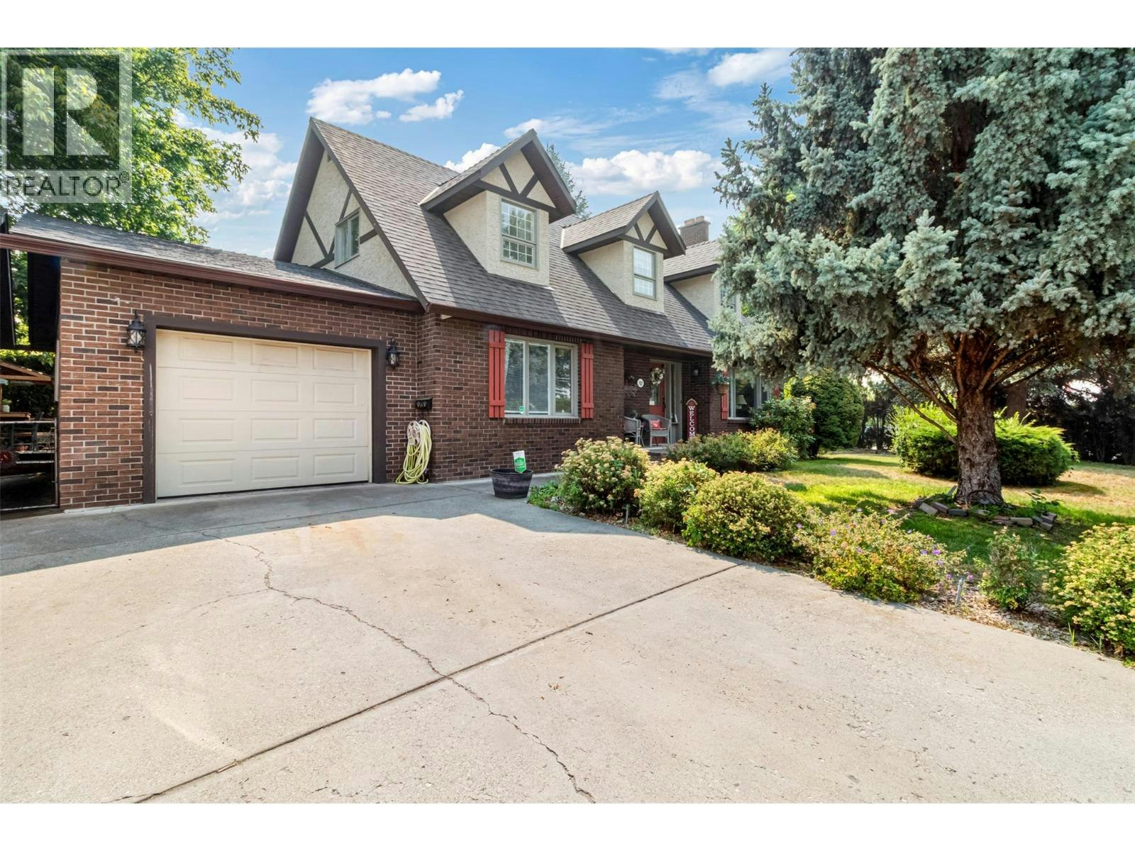 685 Stetson Court, Kelowna, BC, V1X 6J7