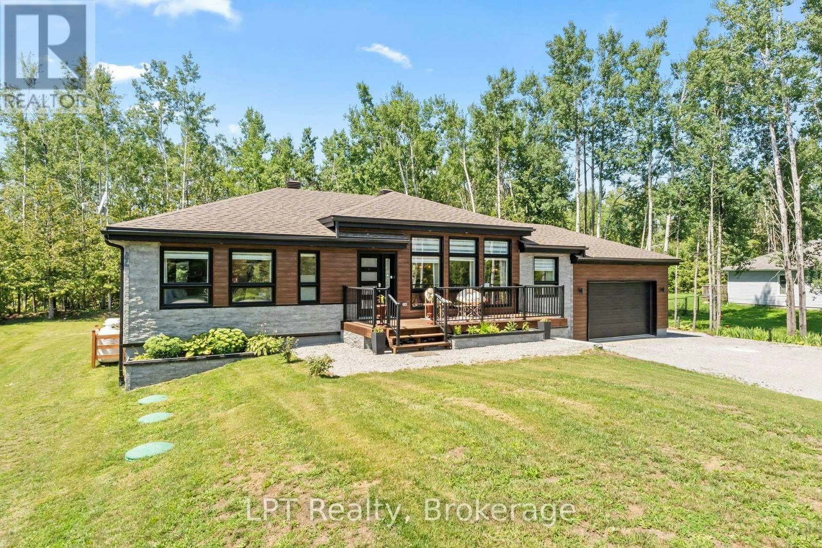 61 Pinewood Boulevard, Kawartha Lakes, ON, K0M 2T0