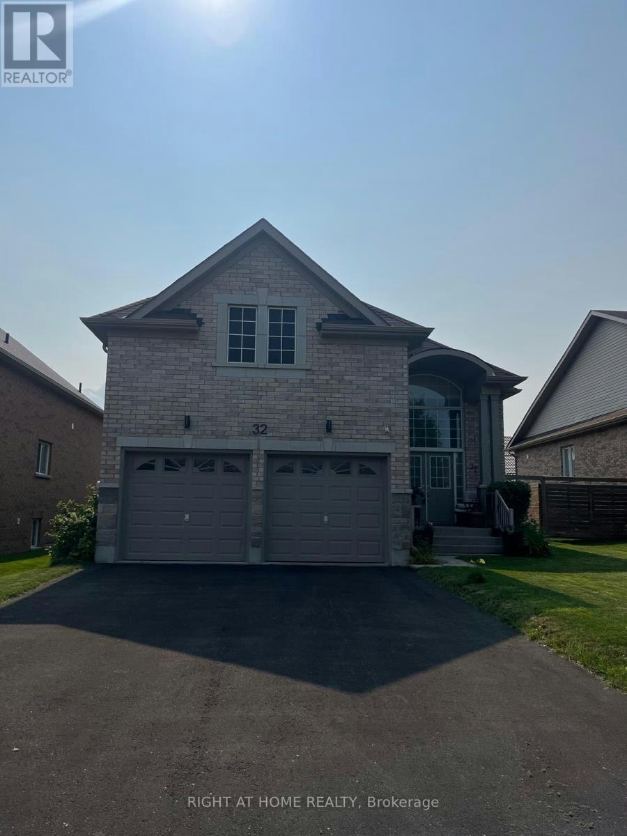 32 Middleton Drive, Wasaga Beach, ON, L9Z 0G8