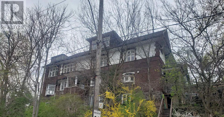 4-435 Parkside Drive, Toronto, ON, M6R 2Z8