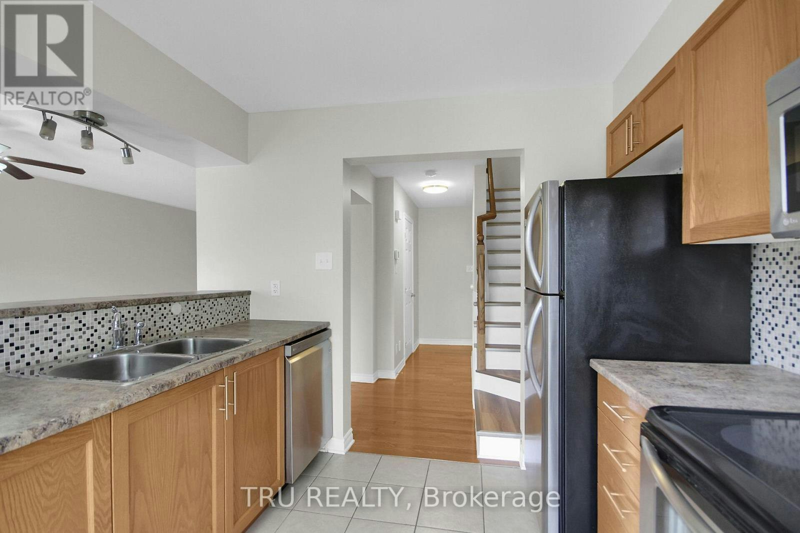 2505 Waterlilly Way, Ottawa, ON, K2J 0K2 - 9