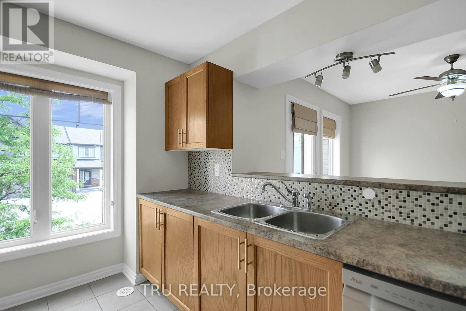 2505 Waterlilly Way, Ottawa, ON, K2J 0K2 - 10